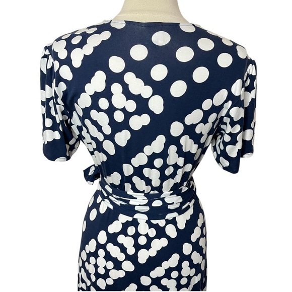 NWOT CABI The Perfect Wrap Dress Navy & White Polka Dot, Medium (fits Lg) - Picture 8 of 13